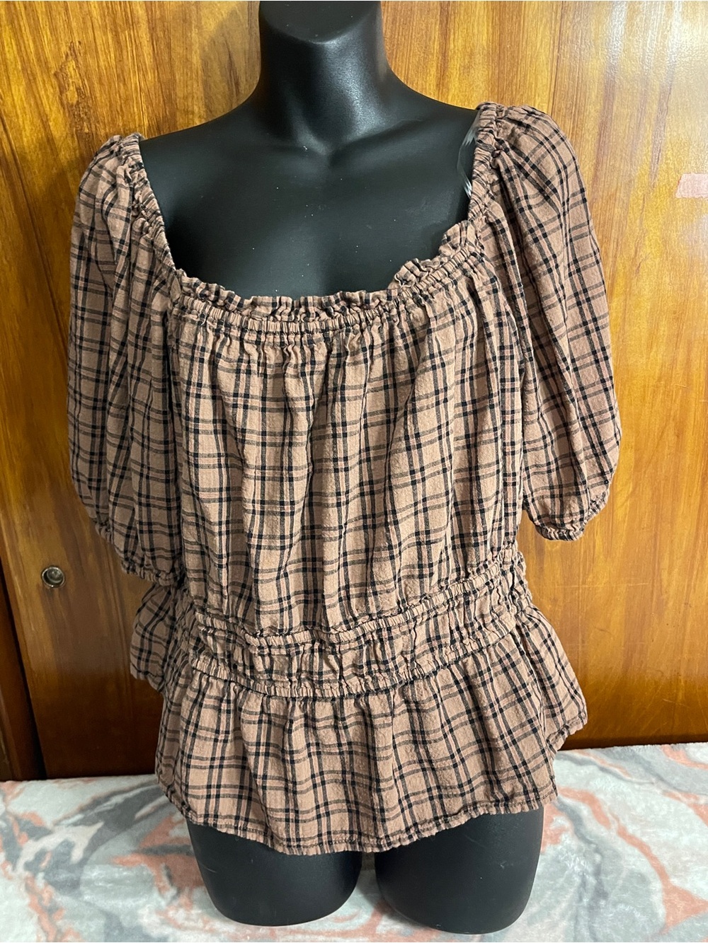 a.n.a Brown Plaid Puff-Sleeve Peplum Top